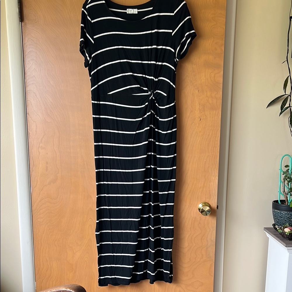 Maurices Black and White Tie Front Ruched Midi Dress